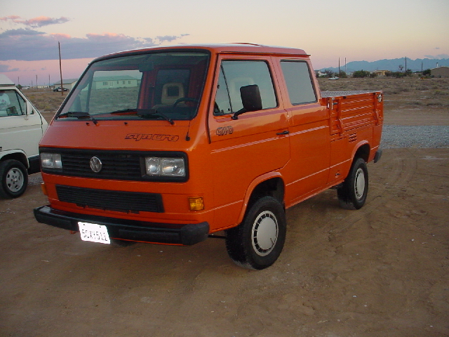 Orange T3 Doka double cab pickup